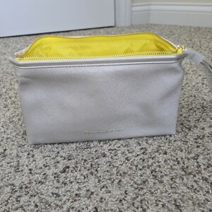 NWT Kendra Scott Cosmetic Case